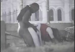 Göndör haj, fehér haj, de nagyon szép megjelenésű, jönnek az emberek, vásárolni a rendszert. Miután felébredt egy kis kamera, levette az összes ruháját, és elkezdett vigyázni a kis ruha és a szakálla. A diploma megszerzése után a gyermek az üvegben aludt. szex videók online